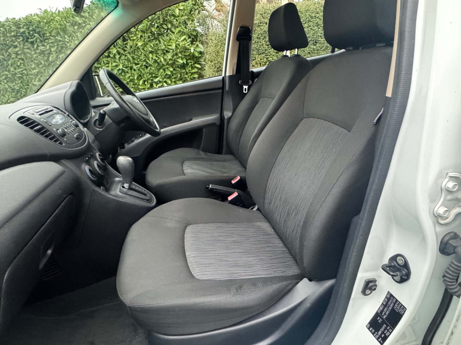 Used Hyundai i10 2011 for sale - 77610135: Photo 15