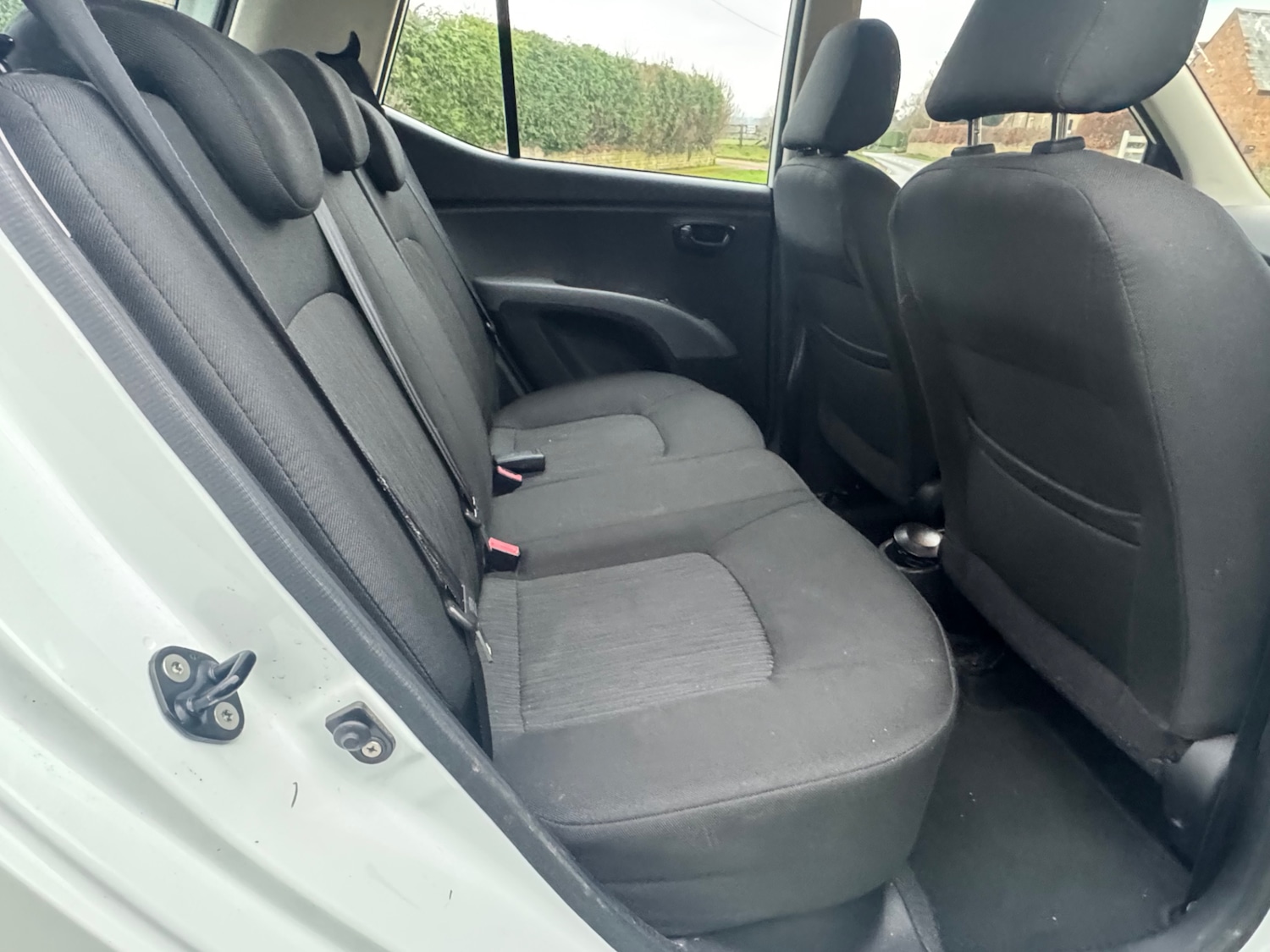 Used Hyundai i10 2011 for sale - 77610135: Photo 17