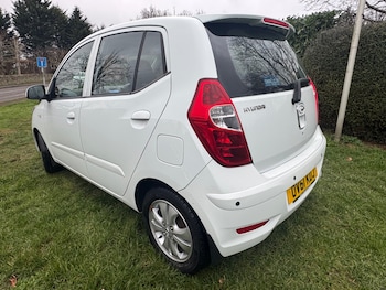 Used Hyundai i10 2011 for sale - 77610135: Photo