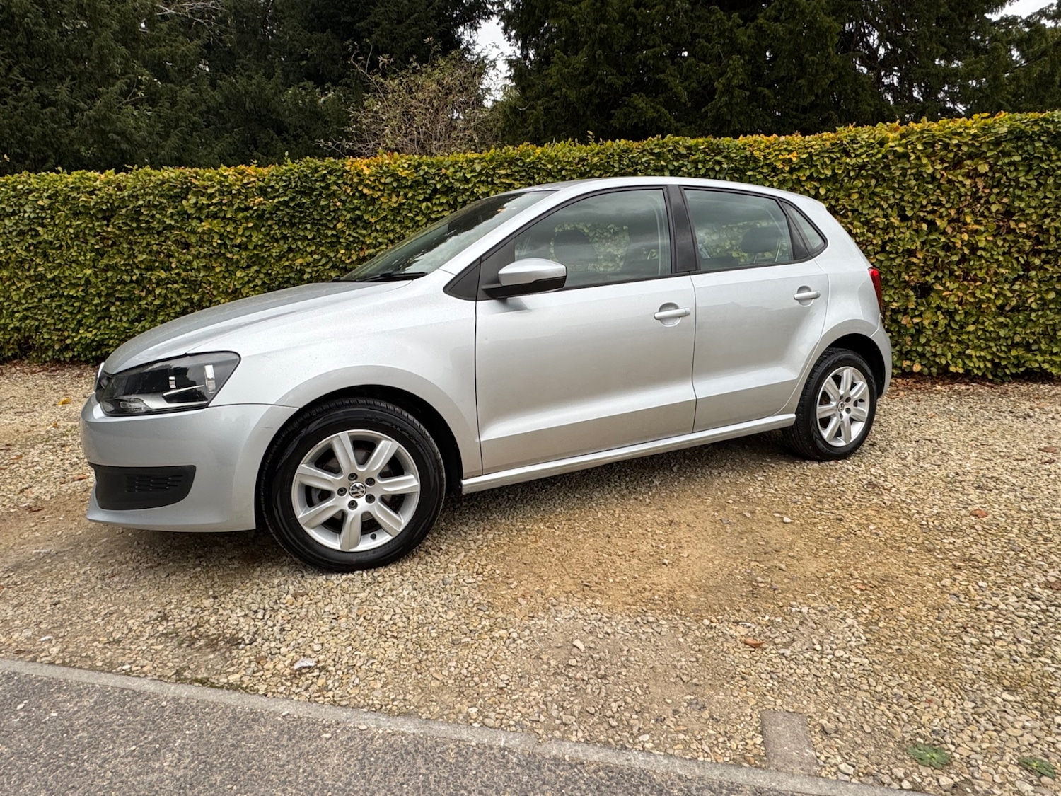 Used Volkswagen Polo 2010 for sale - 76293329: Photo 2