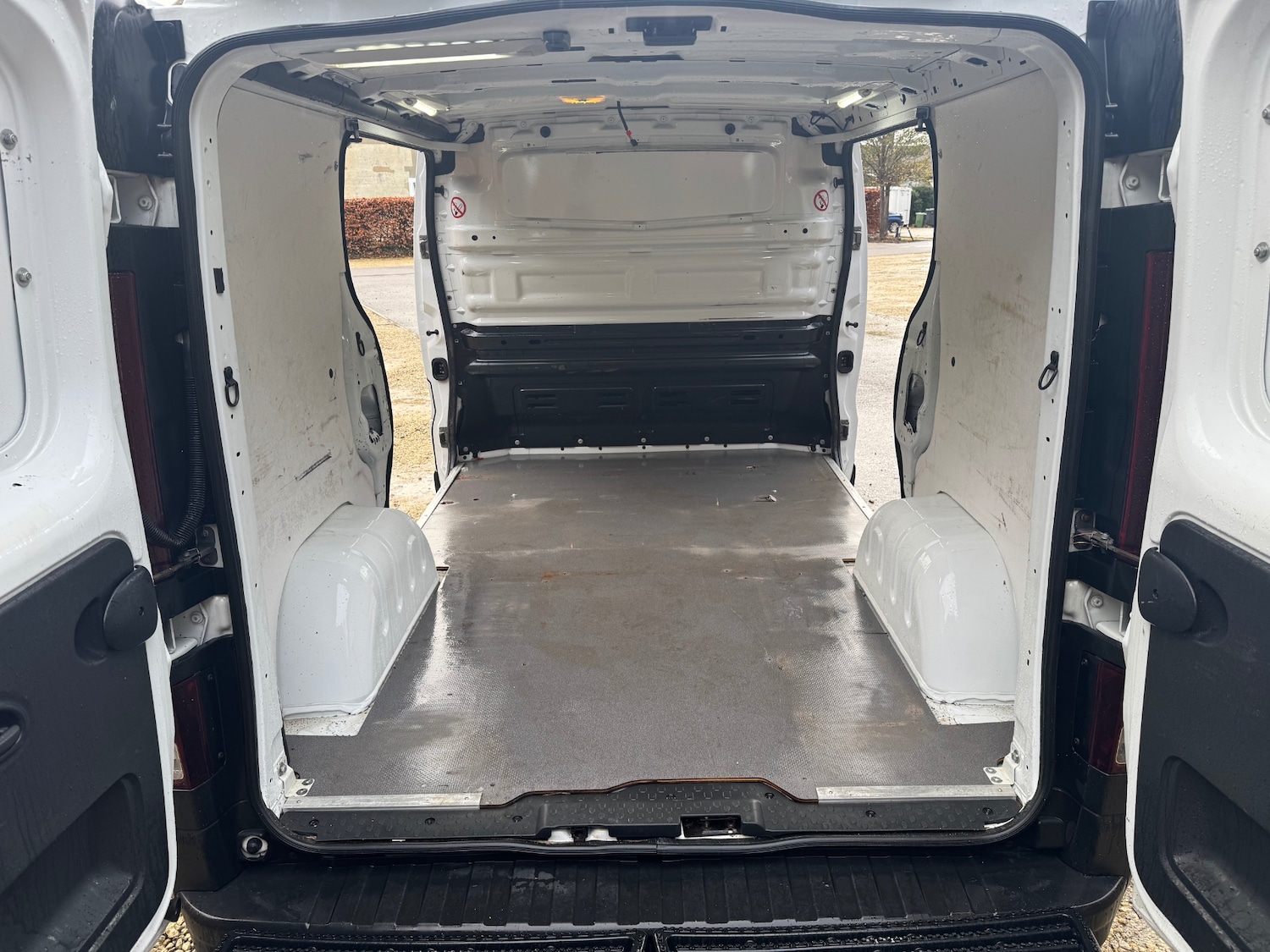 Used Vauxhall Vivaro 2015 for sale - 76751710: Photo 21