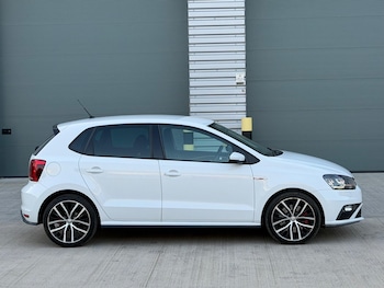 Used Volkswagen Polo 2015 for sale - 79388773: Photo
