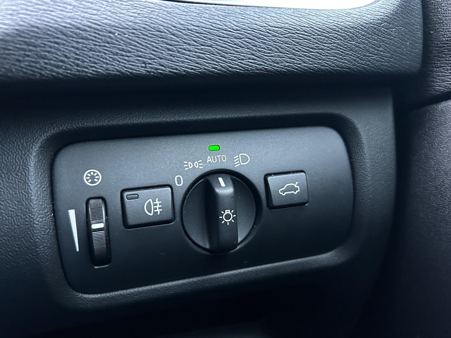 Used Volvo V40 for sale - 78116153: Photo 38