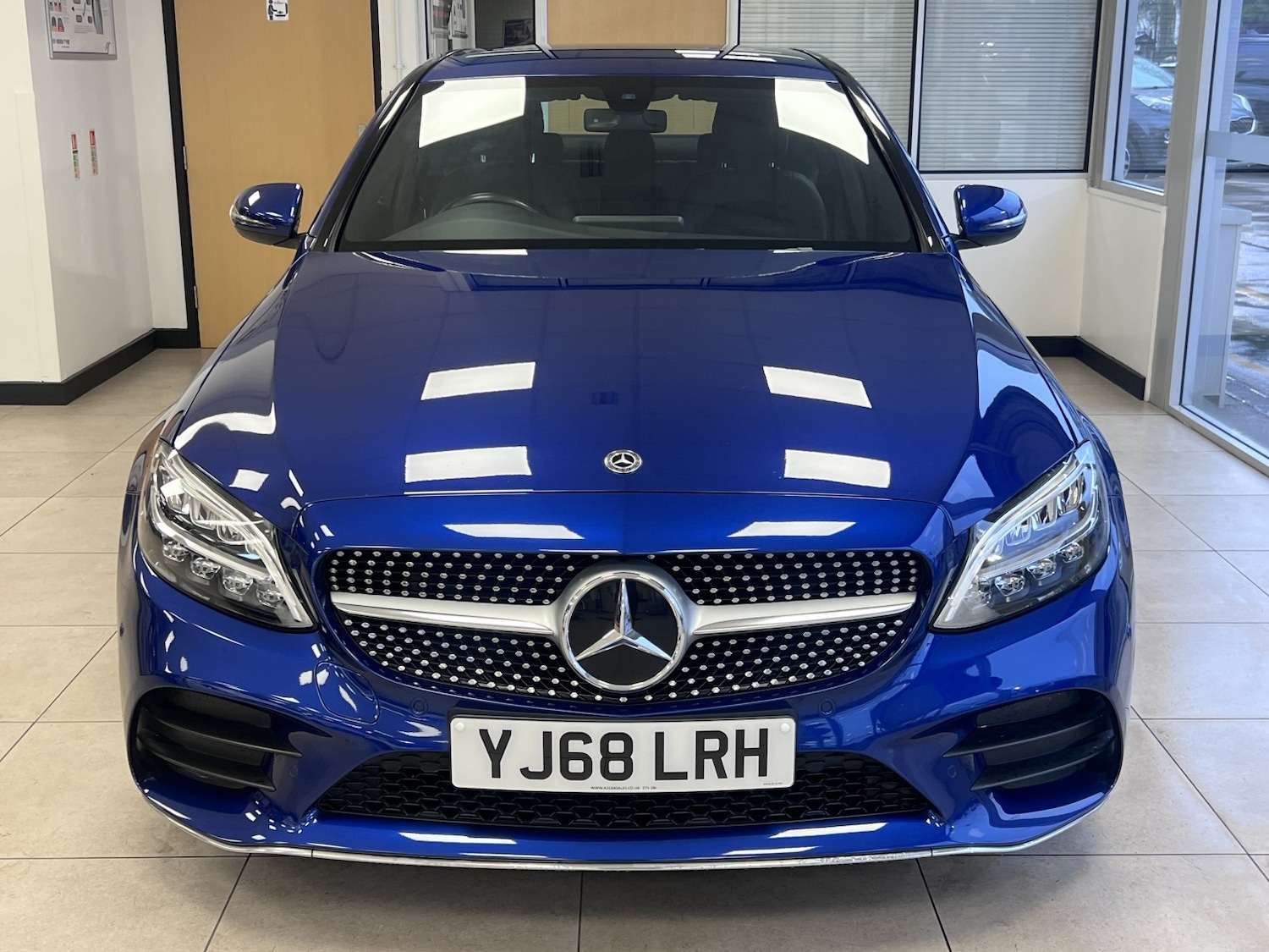 Used Mercedes-Benz C Class 2019 for sale - 77465623: Photo 2