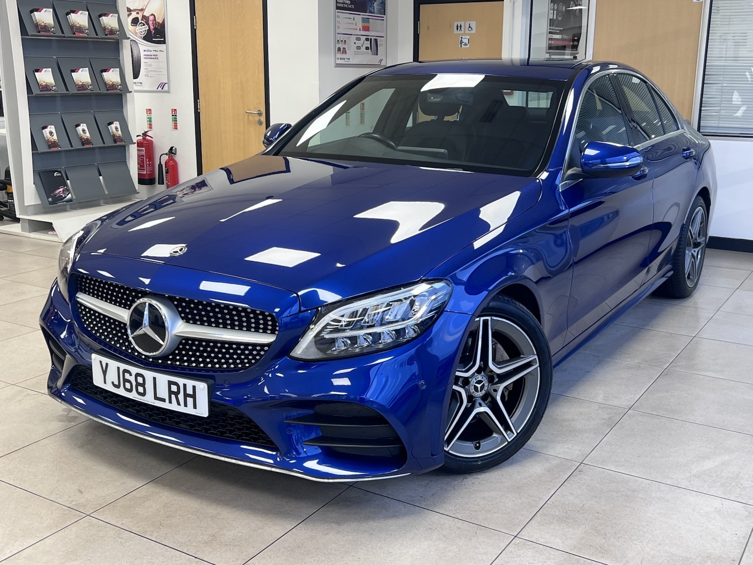 Used Mercedes-Benz C Class 2019 for sale - 77465623: Photo 3