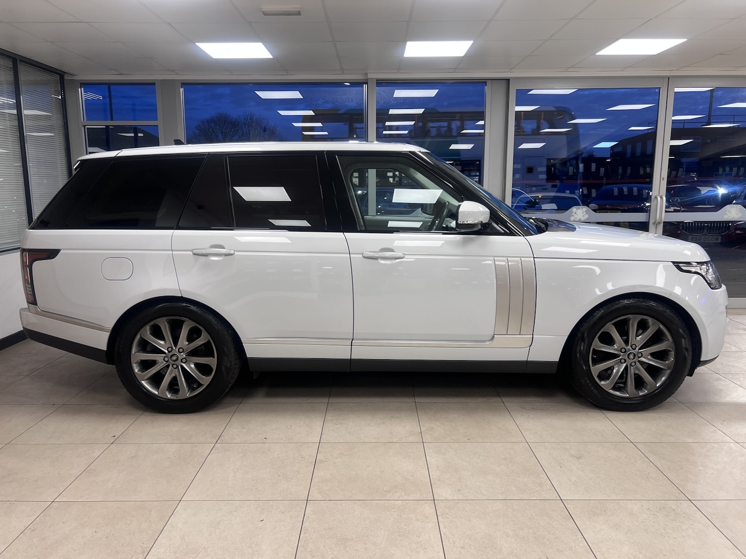 Used Land Rover Range Rover 2016 for sale - 78155392: Photo 4