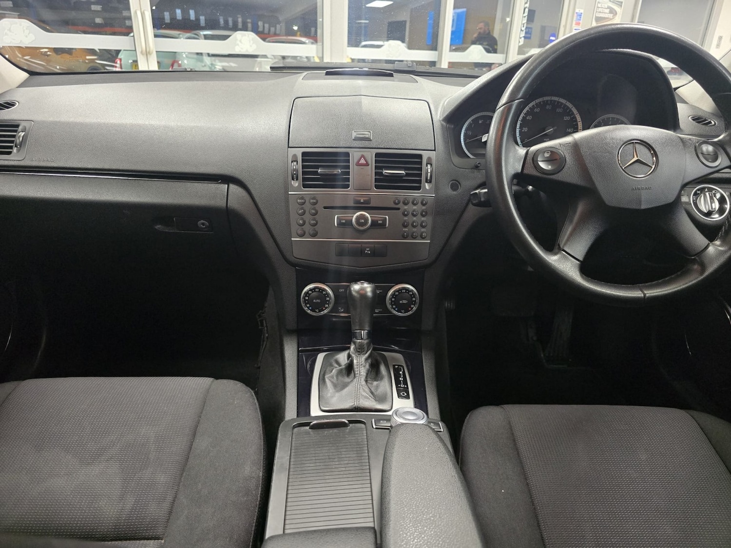 Used Mercedes-Benz C Class 2010 for sale - 76637474: Photo 13