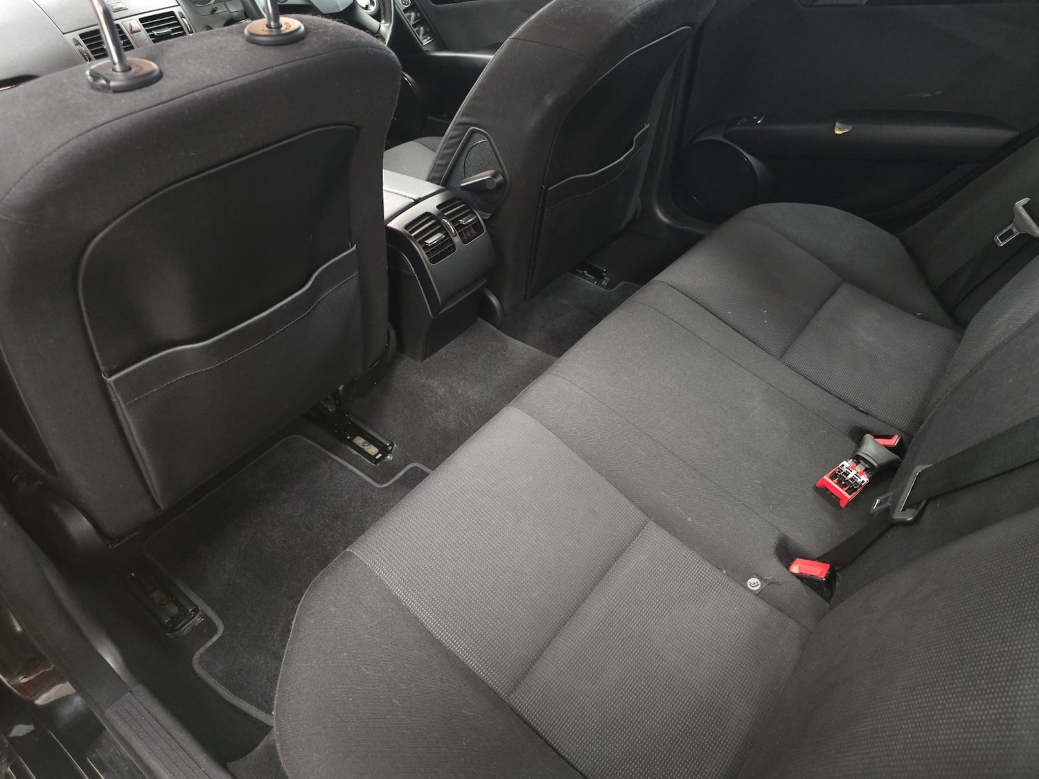 Used Mercedes-Benz C Class 2010 for sale - 76637474: Photo 20