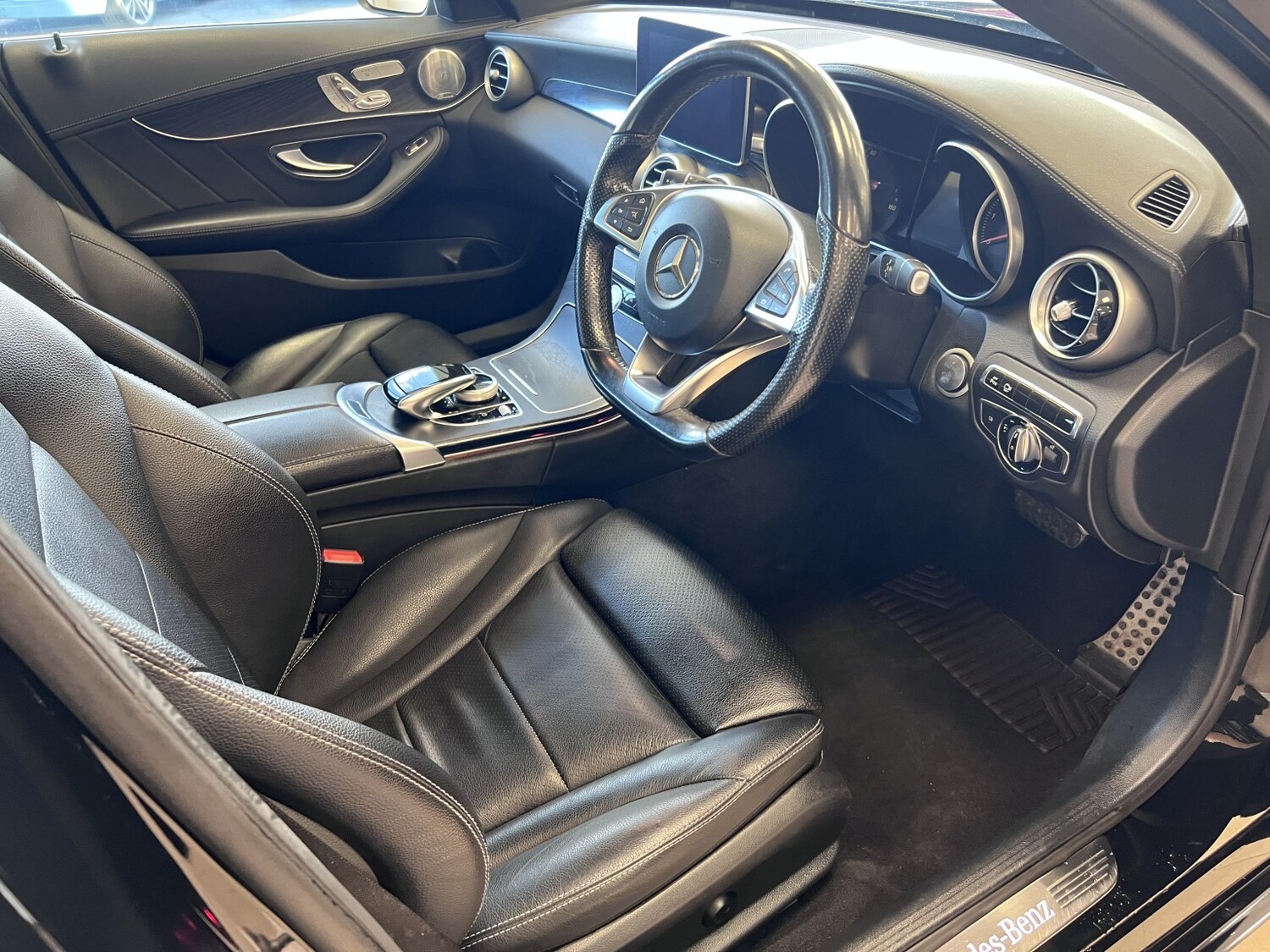 Used Mercedes-Benz C Class 2015 for sale - 77968732: Photo 12