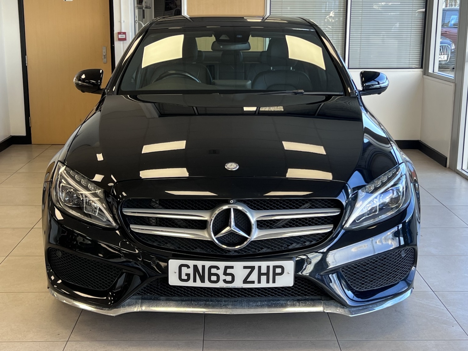 Used Mercedes-Benz C Class 2015 for sale - 77968732: Photo 2