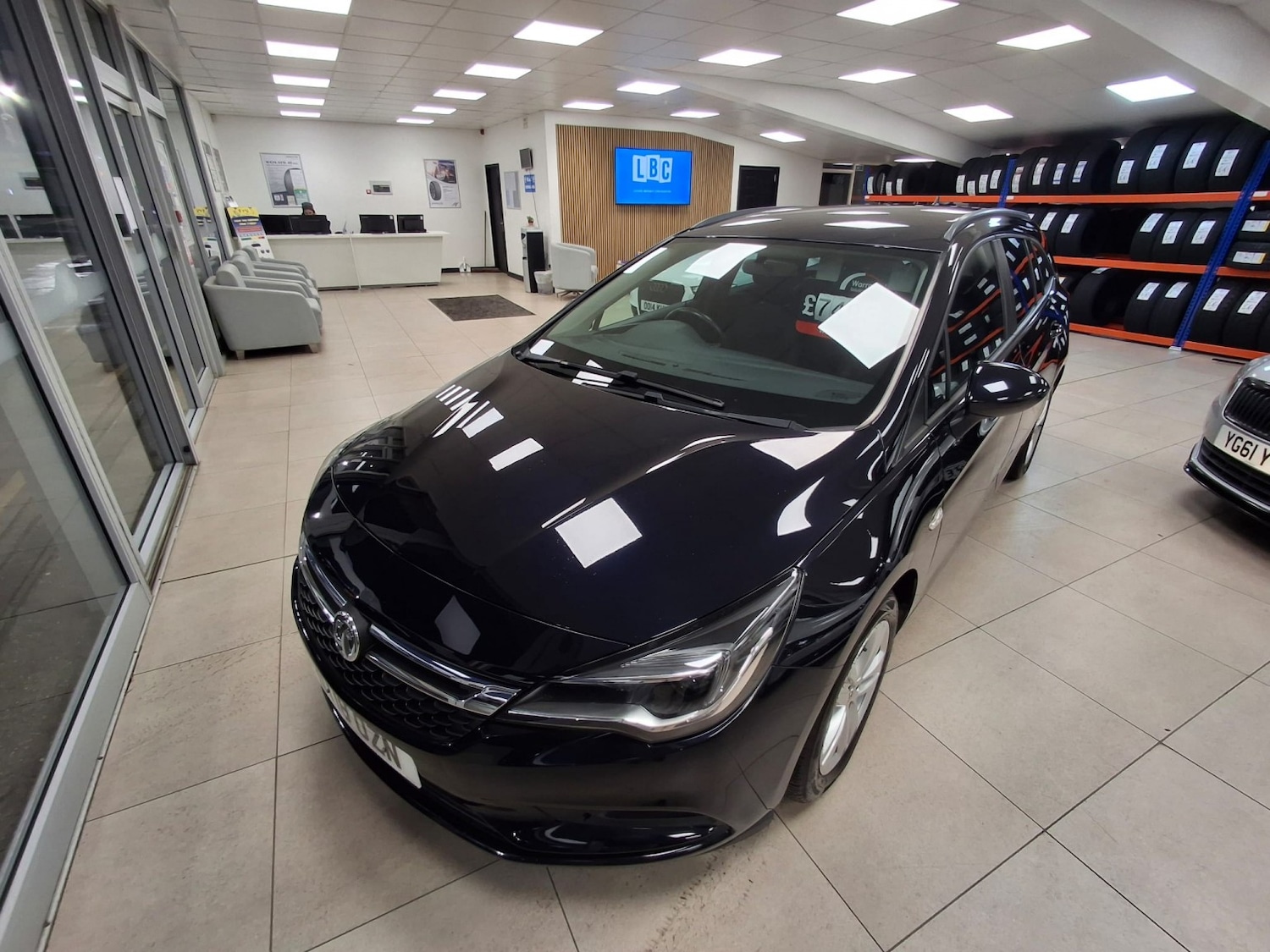 Used Vauxhall Astra 2018 for sale - 76571245: Photo 2