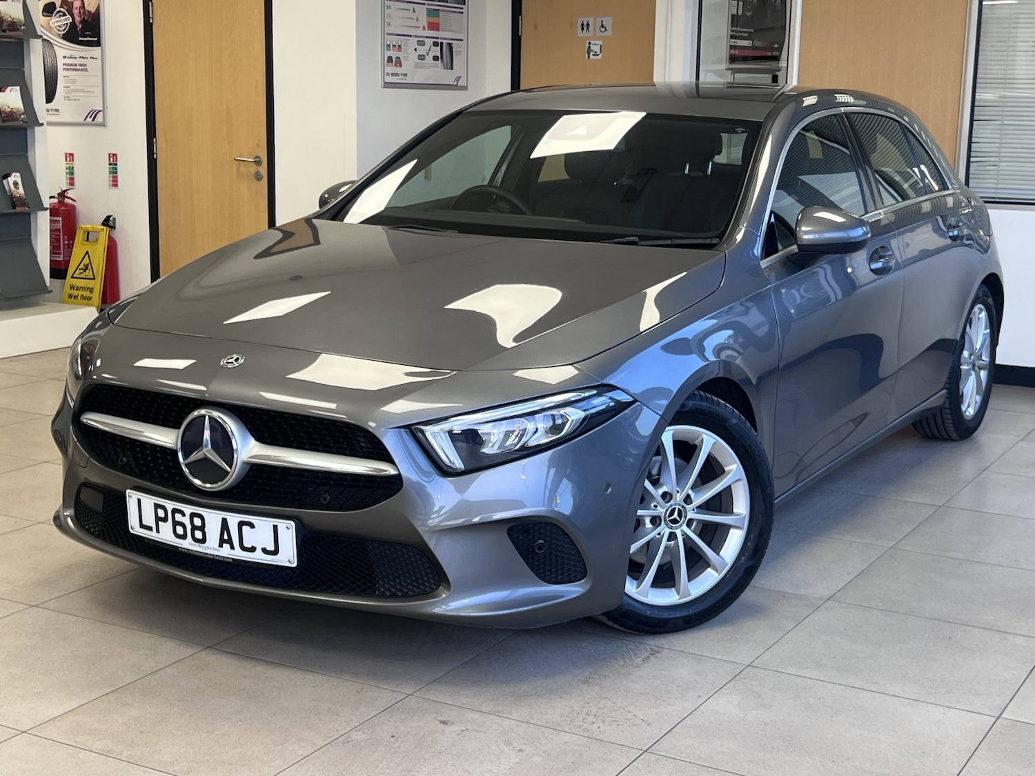 Used Mercedes-Benz A-Class 2018 for sale - 77968734: Photo 3