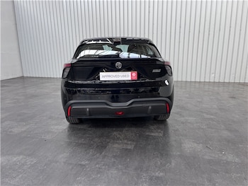 2025 (25) - 150kW Trophy EV Long Range 64kWh 5dr Auto