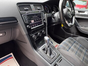 Used Volkswagen Golf 2015 for sale - 78946432: Photo