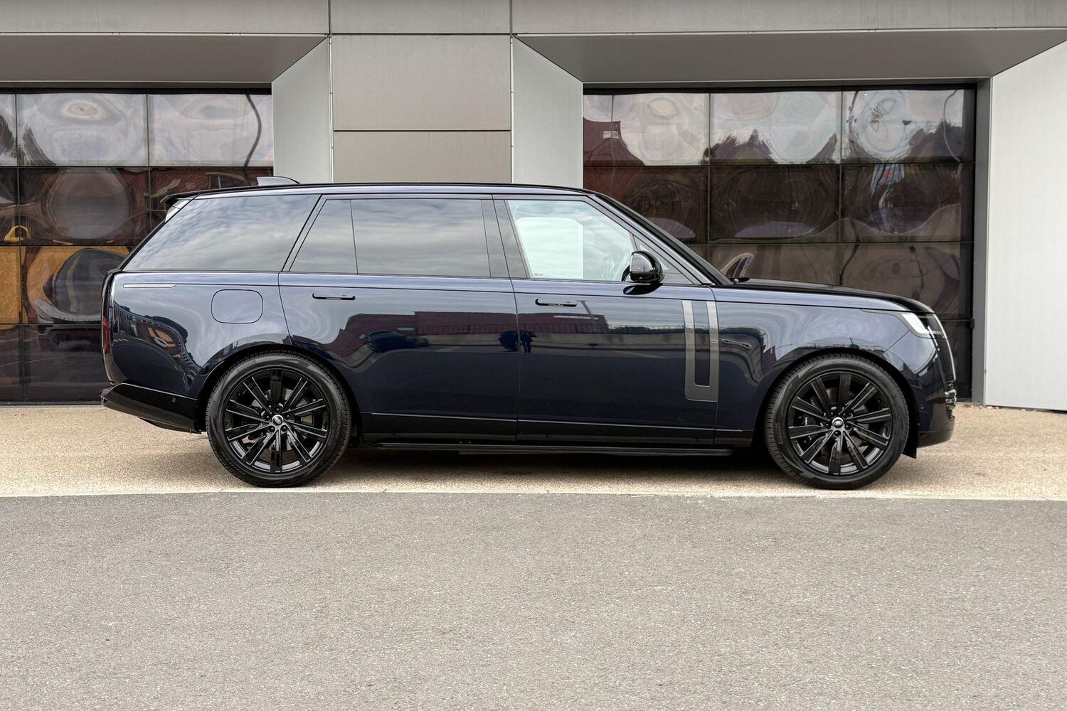 Used Land Rover Range Rover 2024 for sale - 76152318: Photo 2