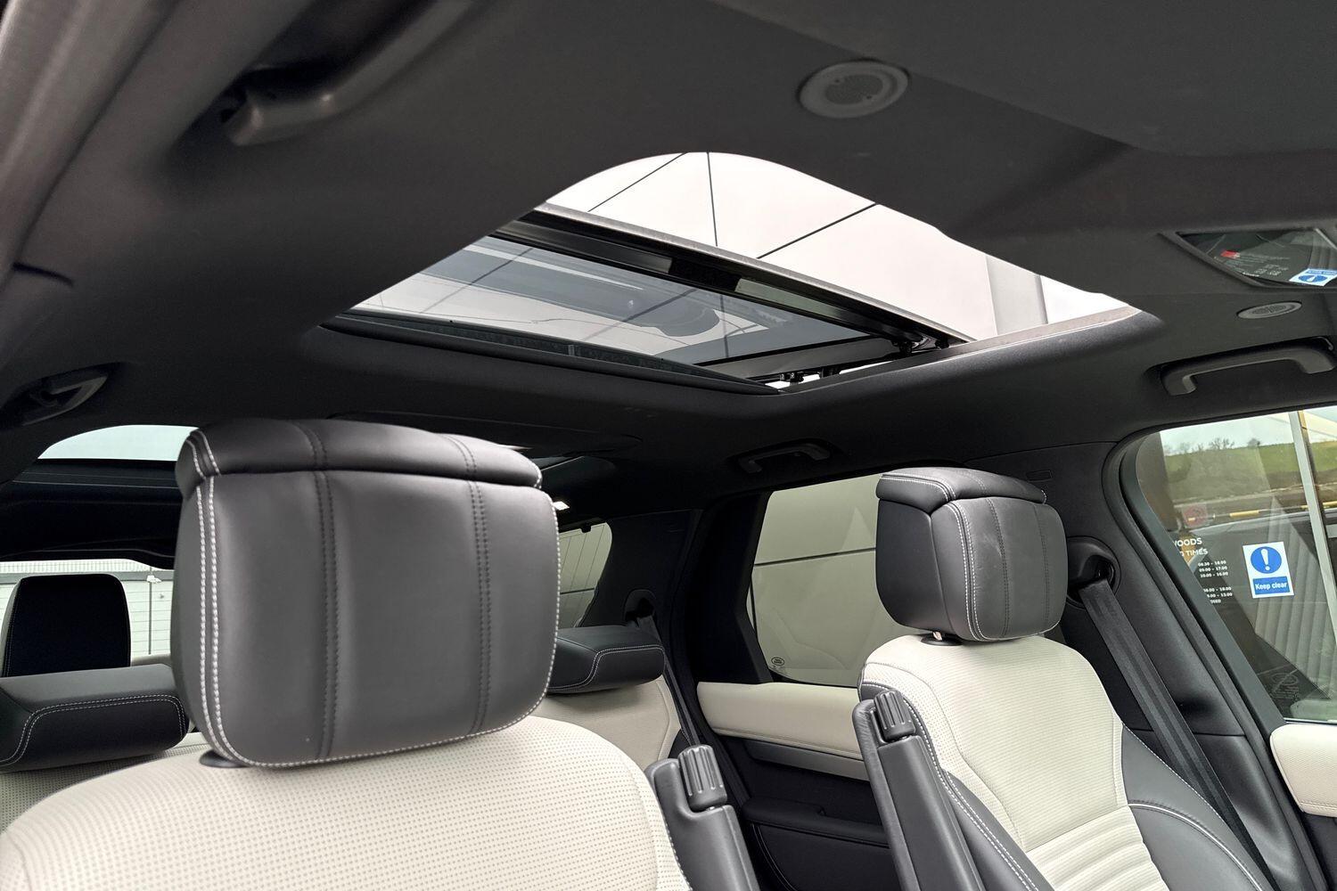 Used Land Rover Discovery 2023 for sale - 76528079: Photo 11