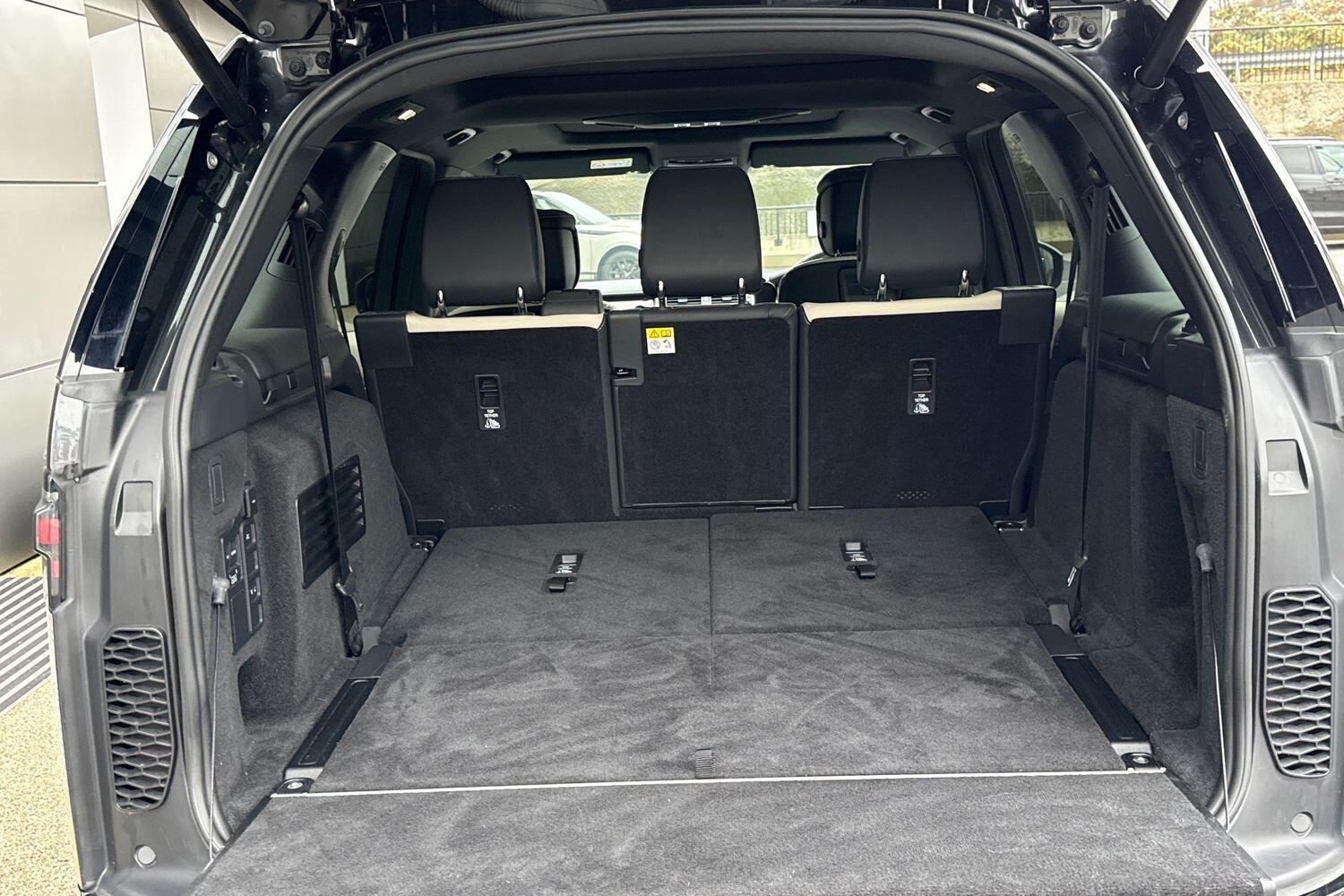 Used Land Rover Discovery 2023 for sale - 76528079: Photo 46