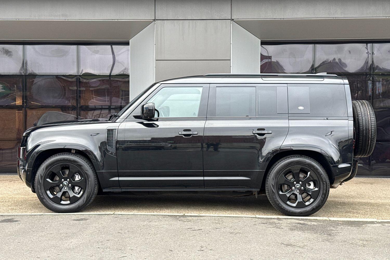 Used Land Rover Defender 2024 for sale - 77376804: Photo 11