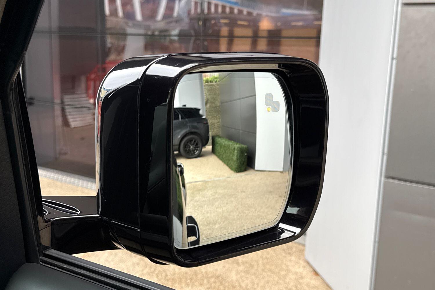 Used Land Rover Defender 2024 for sale - 77376804: Photo 12