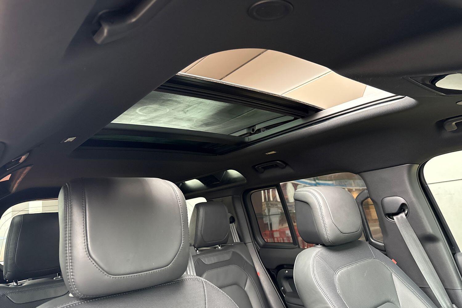 Used Land Rover Defender 2024 for sale - 77376804: Photo 17