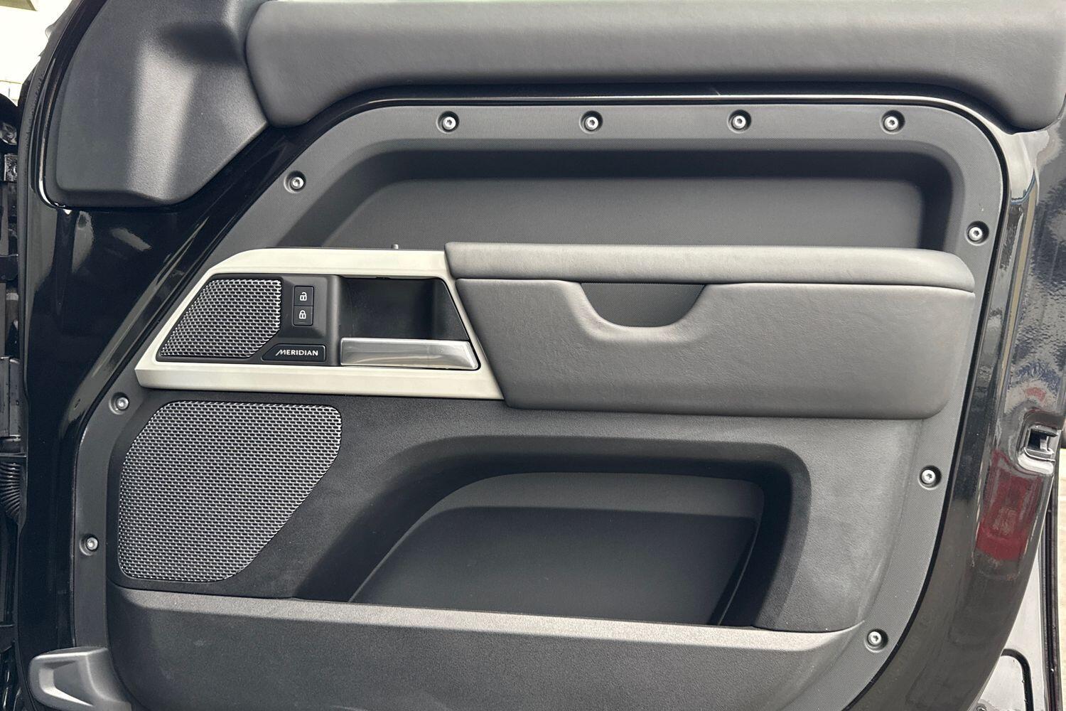 Used Land Rover Defender 2024 for sale - 77376804: Photo 26