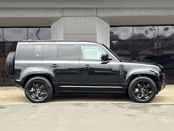 Used Land Rover Defender 110 2024 for sale - 77376804: Photo