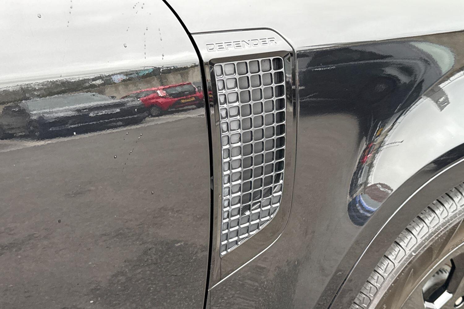 Used Land Rover Defender 2024 for sale - 77376804: Photo 32