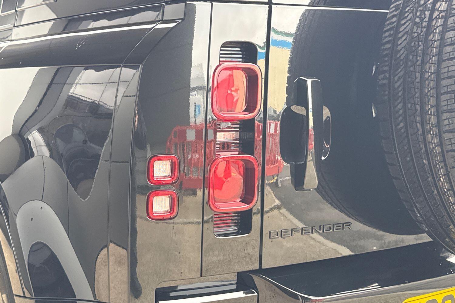 Used Land Rover Defender 2024 for sale - 77376804: Photo 40