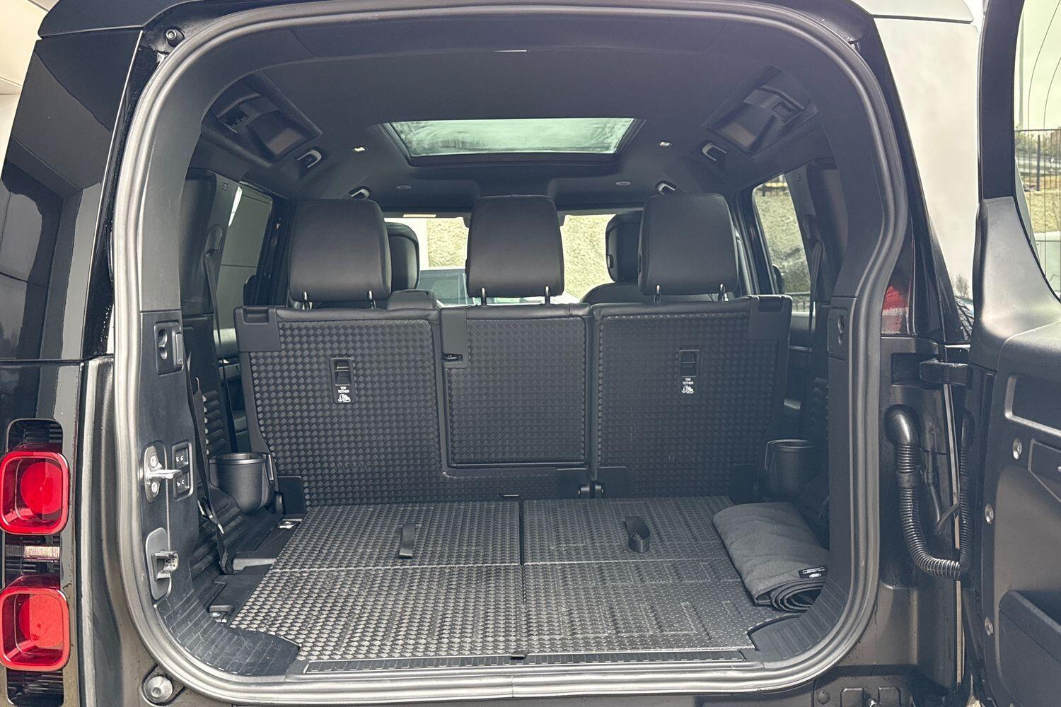 Used Land Rover Defender 2024 for sale - 77376804: Photo 41