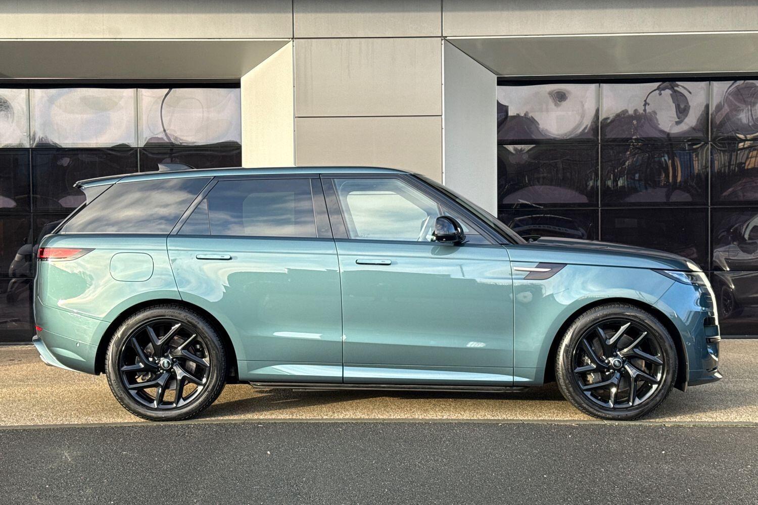 Used Land Rover Range Rover Sport 2024 for sale - 77439872: Photo 2