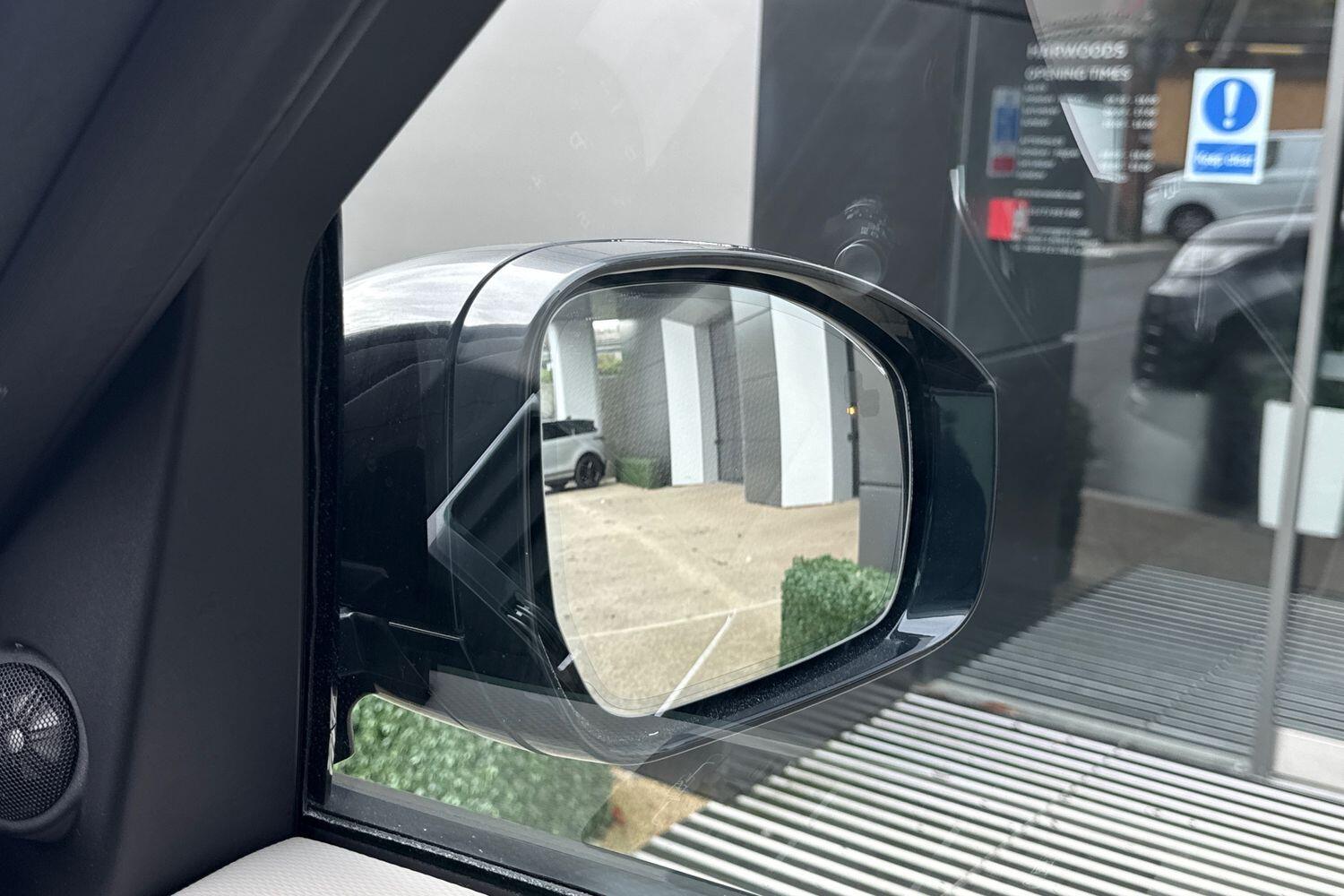 Used Land Rover Discovery 2023 for sale - 76473344: Photo 13