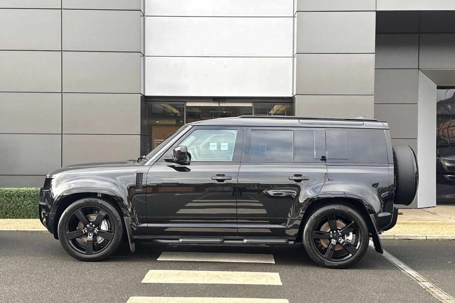 Used Land Rover Defender 110 2025 for sale - 76899161: Photo 10