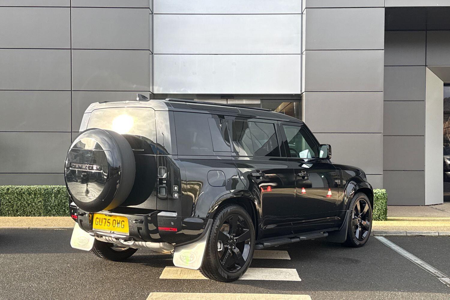 Used Land Rover Defender 110 2025 for sale - 76899161: Photo 14