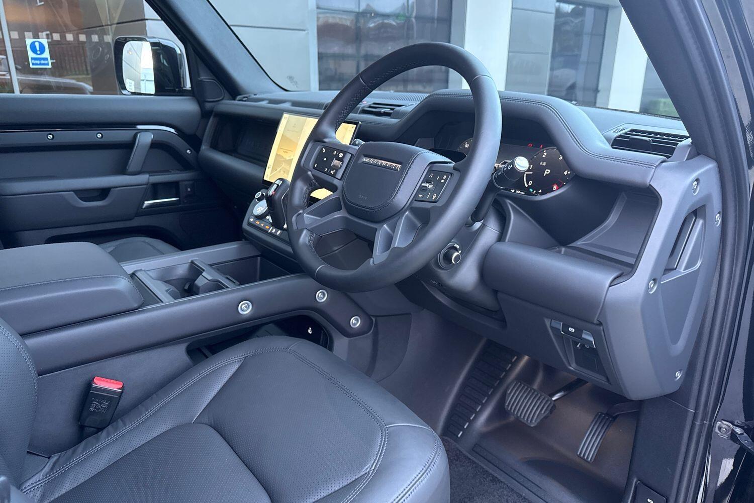 Used Land Rover Defender 110 2025 for sale - 76899161: Photo 21