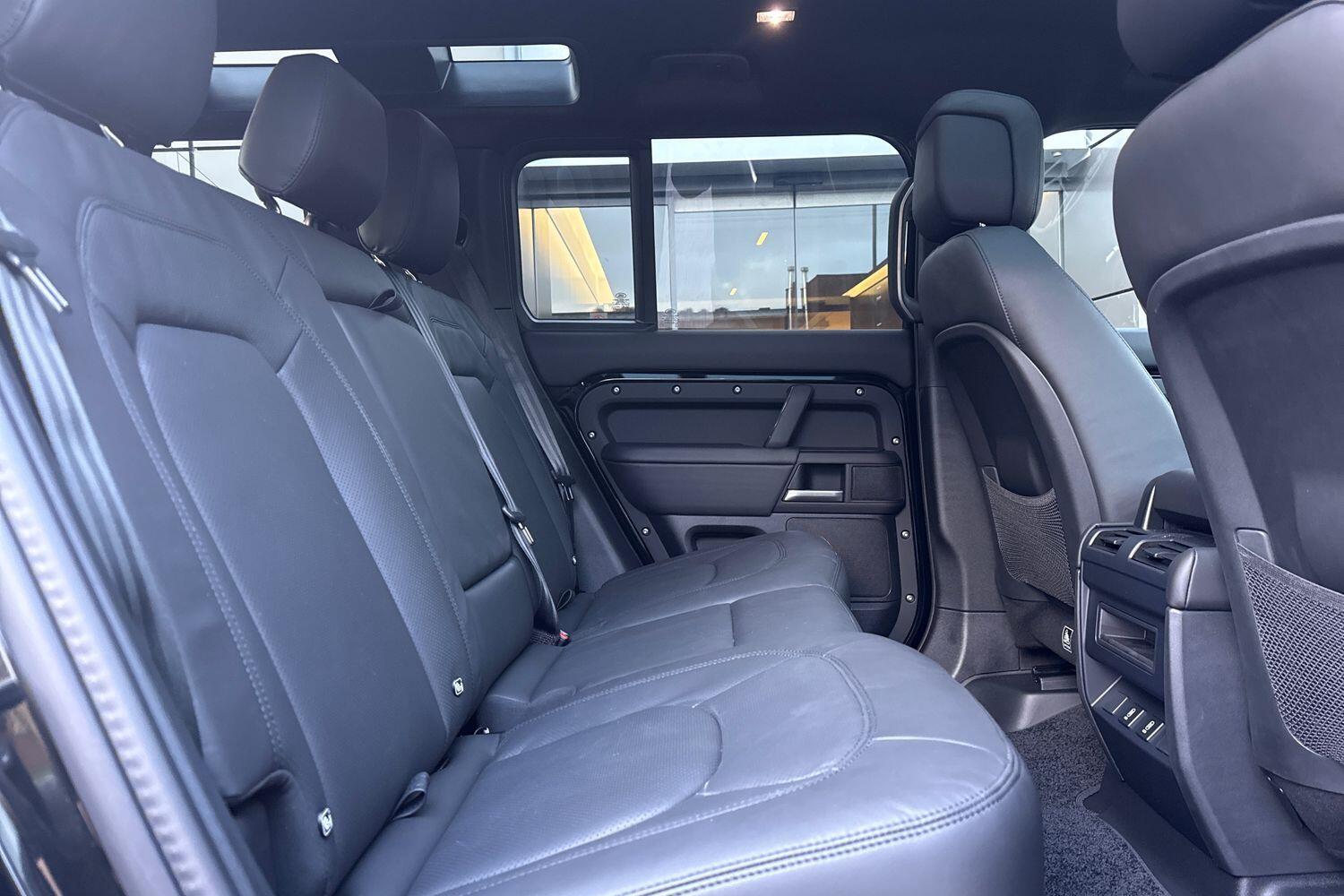 Used Land Rover Defender 110 2025 for sale - 76899161: Photo 24