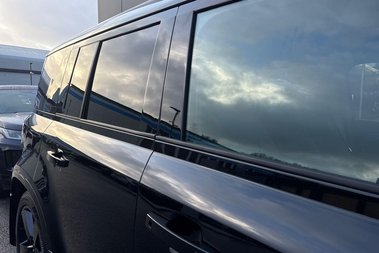 Used Land Rover Defender 110 2025 for sale - 76899161: Photo 32