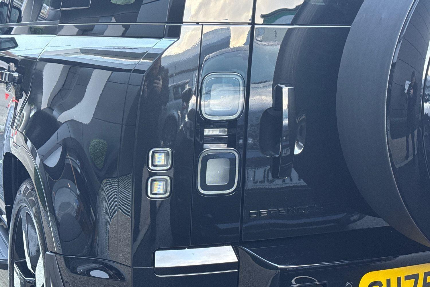 Used Land Rover Defender 110 2025 for sale - 76899161: Photo 34