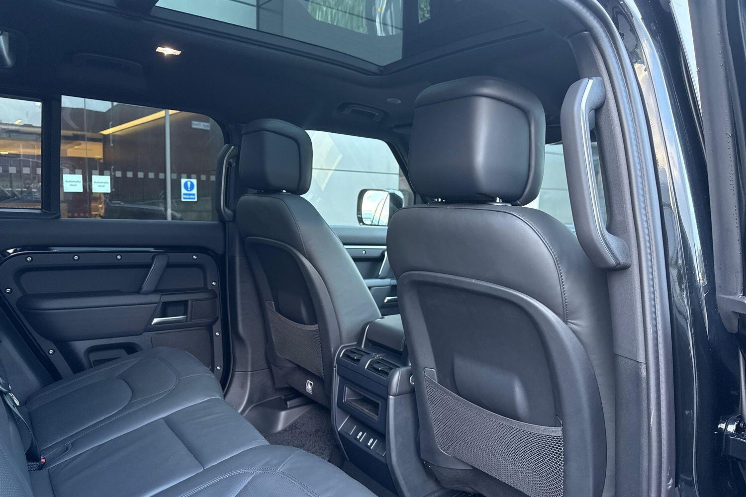 Used Land Rover Defender 110 2025 for sale - 76899161: Photo 42