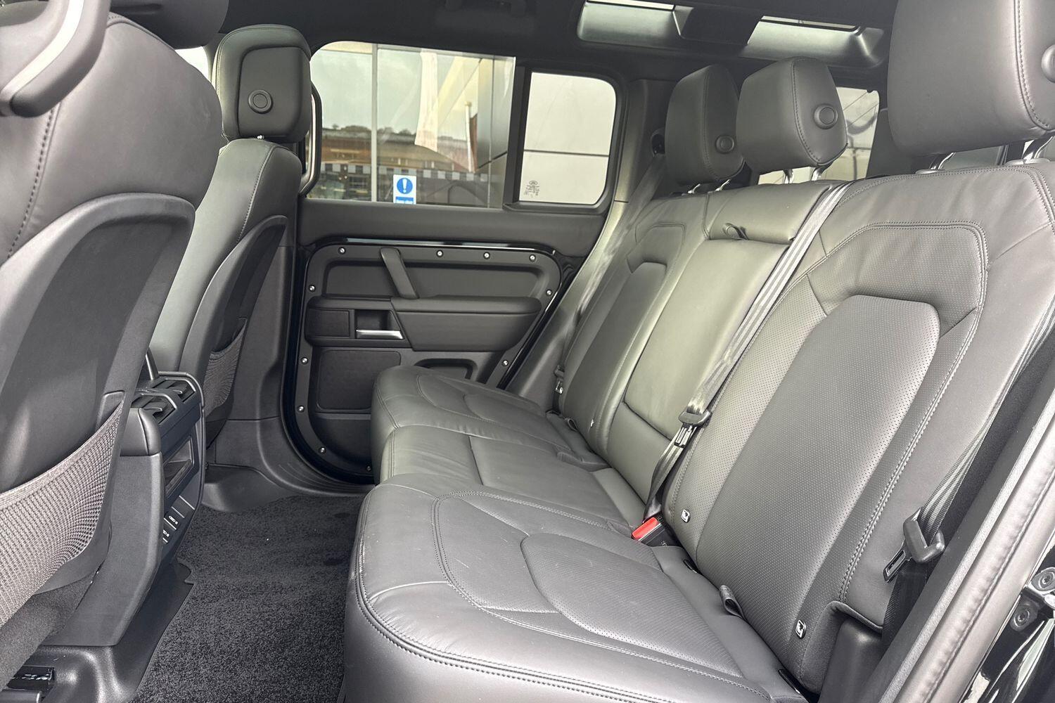 Used Land Rover Defender 110 2025 for sale - 76899161: Photo 46