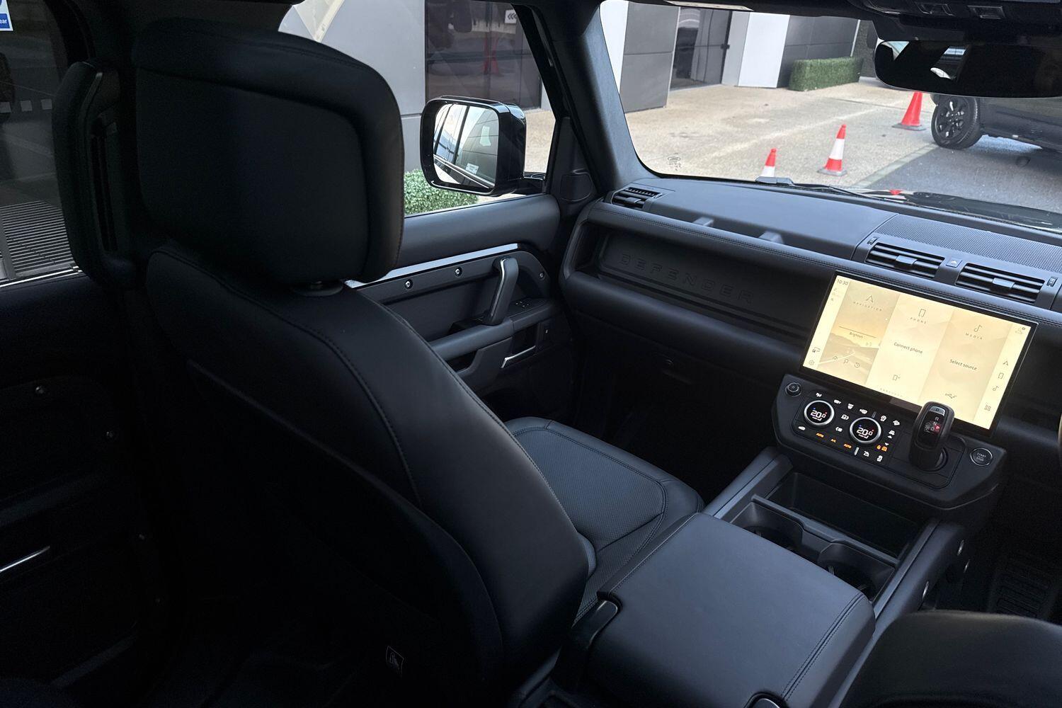 Used Land Rover Defender 110 2025 for sale - 76899161: Photo 48