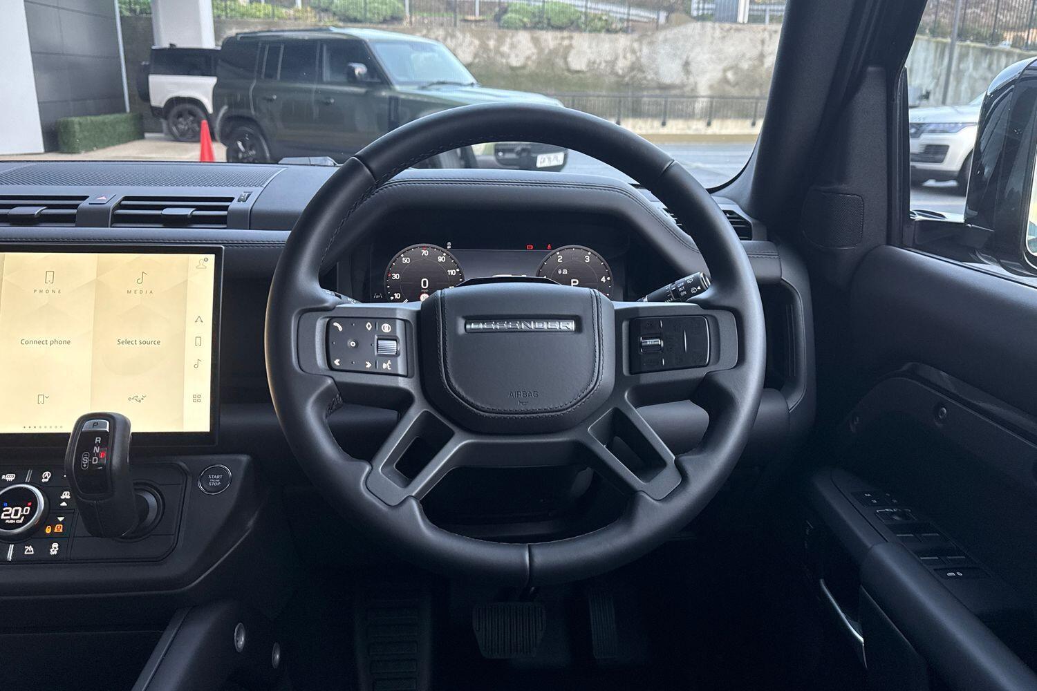 Used Land Rover Defender 110 2025 for sale - 76899161: Photo 50