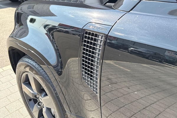Used Land Rover Defender 110 2023 for sale - 75707698: Photo 17