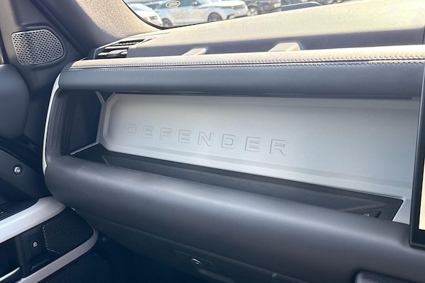 Used Land Rover Defender 110 2023 for sale - 75707698: Photo 55