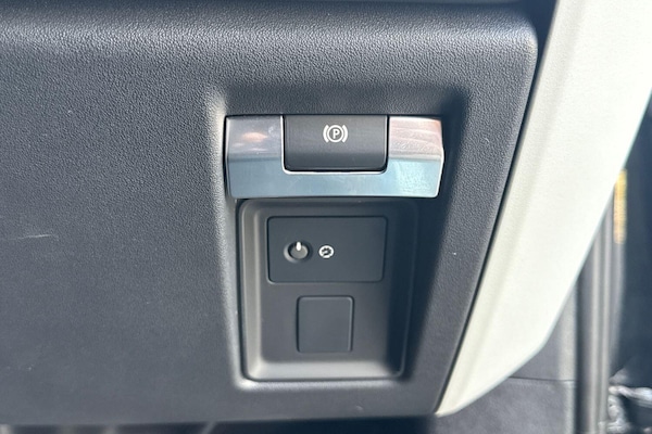Used Land Rover Defender 110 2023 for sale - 75707698: Photo 68