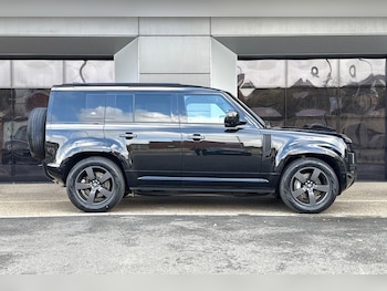 Used Land Rover Defender 110 2023 for sale - 75810176: Photo