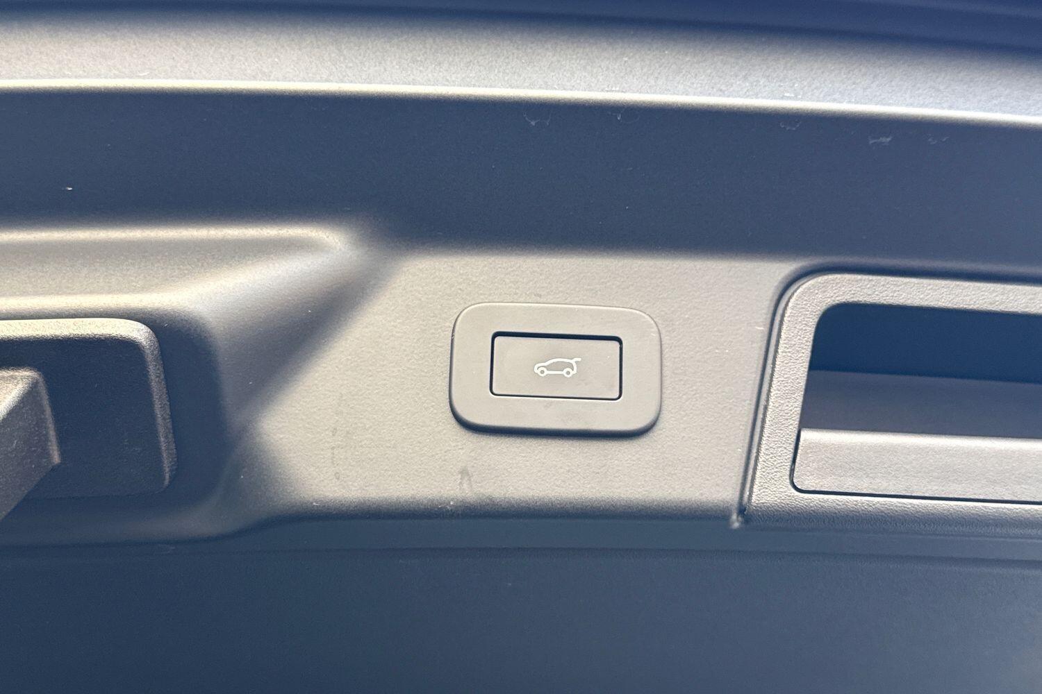 Used Land Rover Range Rover Velar 2025 for sale - 76498493: Photo 45