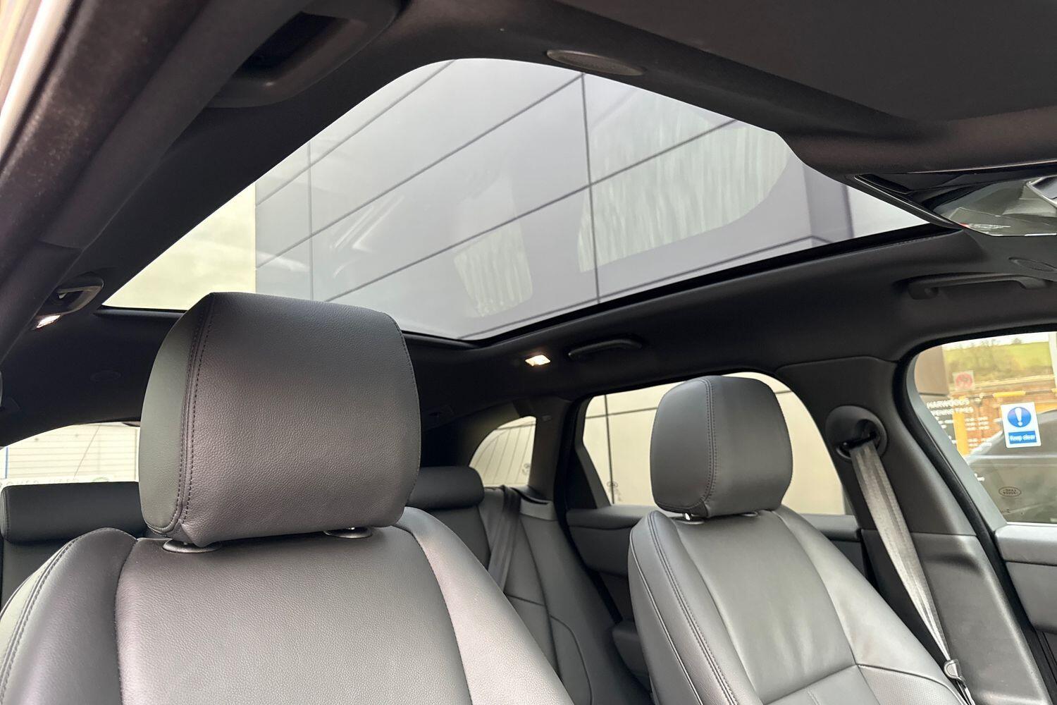 Used Land Rover Range Rover Velar 2025 for sale - 76498493: Photo 9