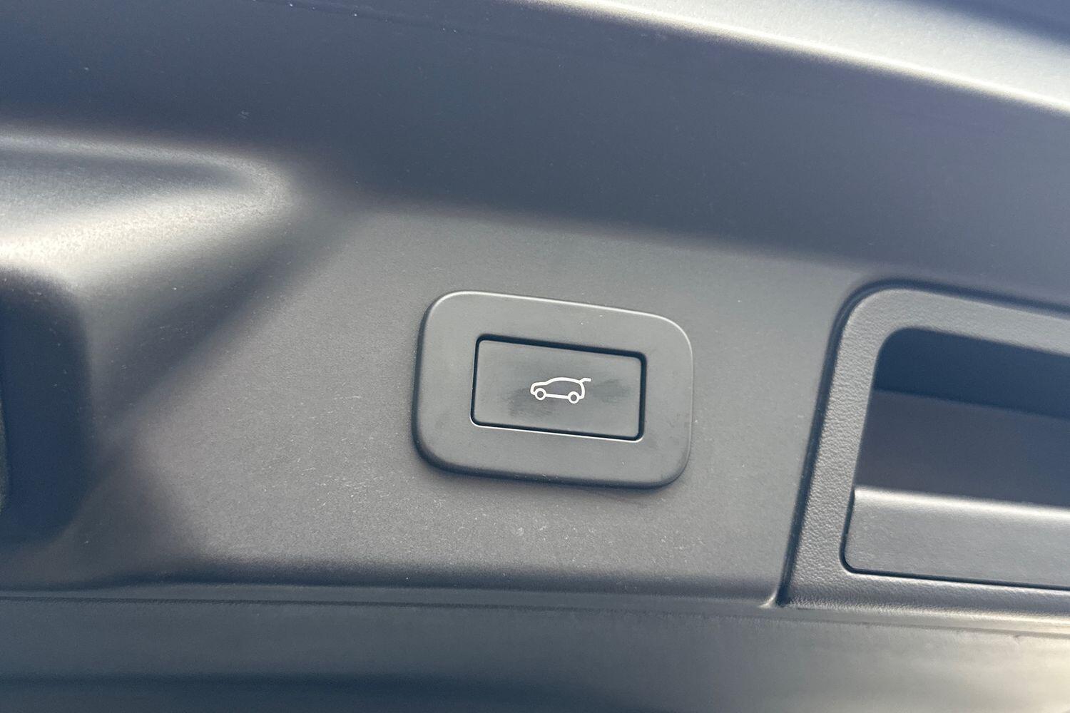 Used Land Rover Range Rover Velar 2023 for sale - 76550202: Photo 40