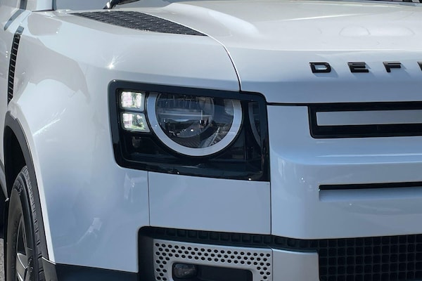 Used Land Rover Defender 2021 for sale - 76227942: Photo 17