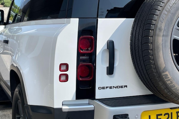 Used Land Rover Defender 2021 for sale - 76227942: Photo 25